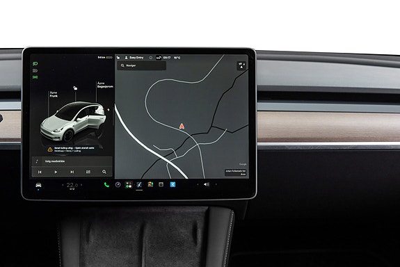 Tesla Model Y 17 of 30