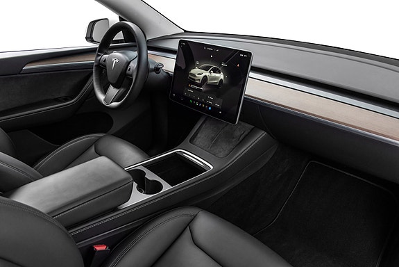 Tesla Model Y 30 of 30