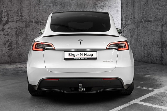 Tesla Model Y 6 of 30