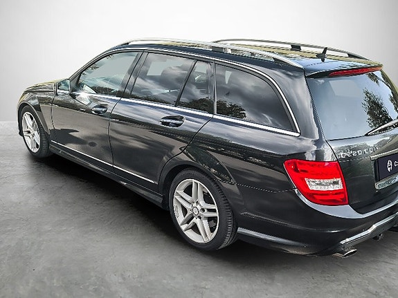 Mercedes-Benz C220 d 2 of 21