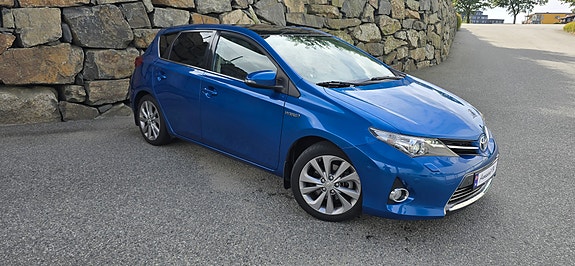 Toyota Auris 3 of 30