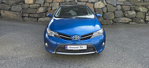 Toyota Auris 2 of 30
