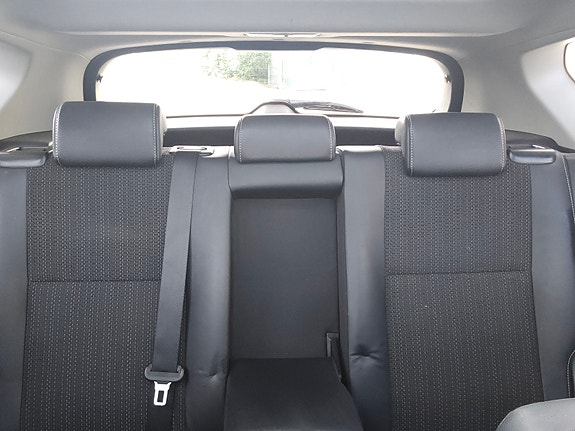Toyota Auris 14 of 30