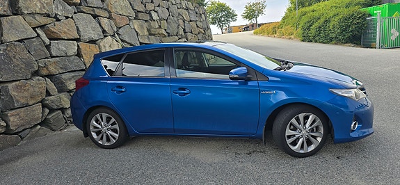 Toyota Auris 8 of 30
