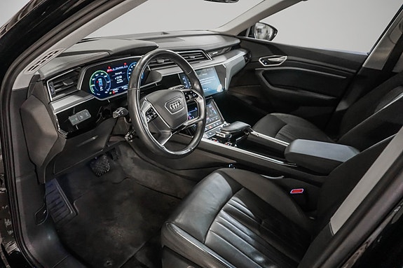 Audi e-tron 11 of 30