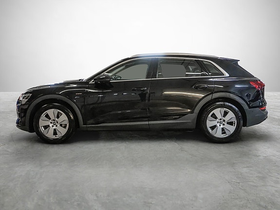 Audi e-tron 2 of 30