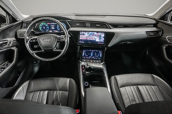 Audi e-tron 12 of 30