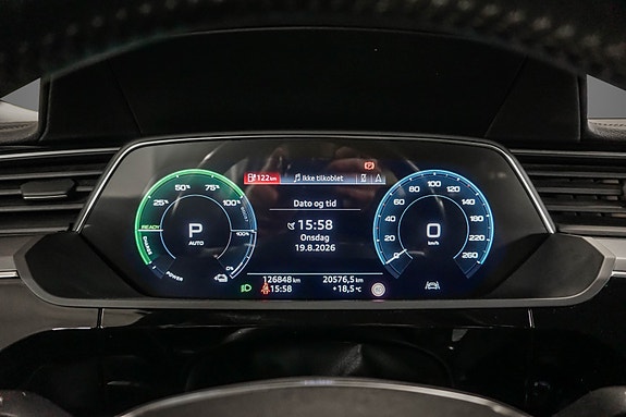 Audi e-tron 14 of 30