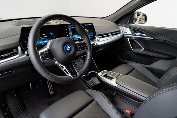 BMW iX2 13 of 30