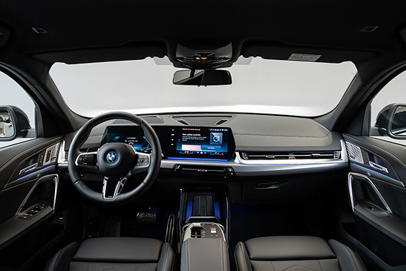 BMW iX2 22 of 30