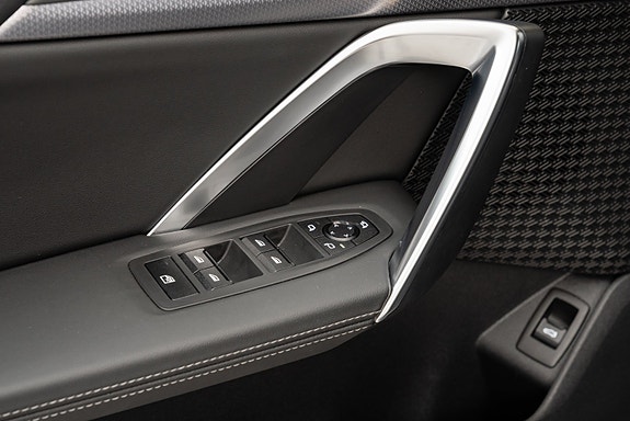 BMW iX2 19 of 30