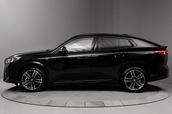 BMW iX2 3 of 30
