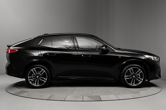 BMW iX2 6 of 30