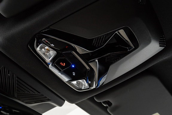 BMW iX2 28 of 30