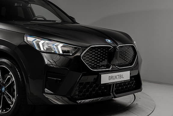 BMW iX2 11 of 30
