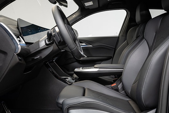BMW iX2 16 of 30