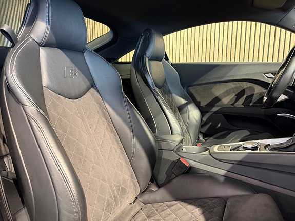 Audi TT 18 of 30