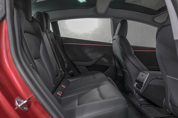 Tesla Model 3 9 of 23