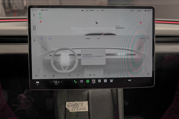 Tesla Model 3 21 of 23