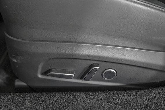 Tesla Model 3 12 of 23