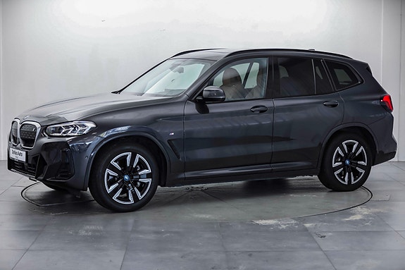 BMW iX3 10 of 30