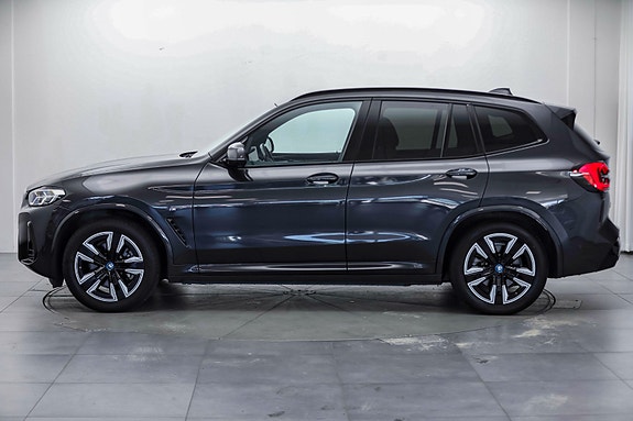BMW iX3 11 of 30
