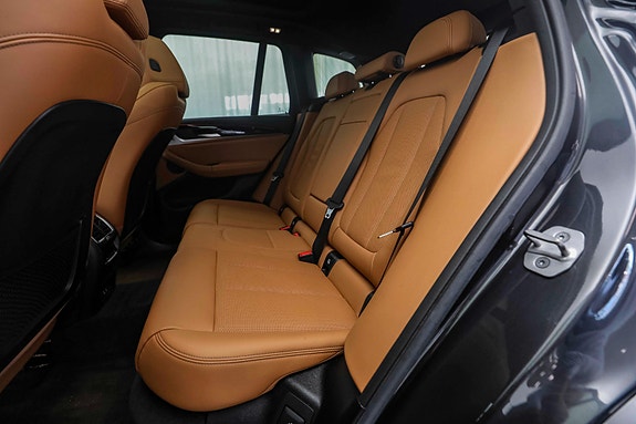 BMW iX3 26 of 30