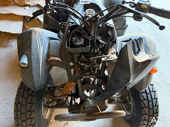 Triton  250 Mistral 6 of 15
