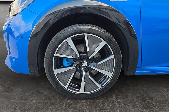 Peugeot 208 9 of 18