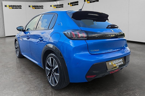 Peugeot 208 3 of 18