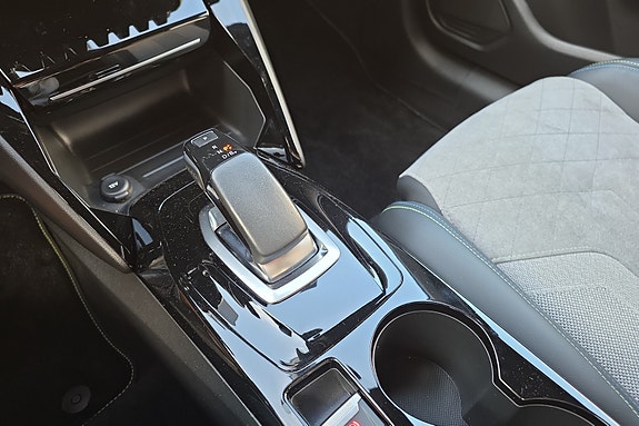 Peugeot 208 15 of 18