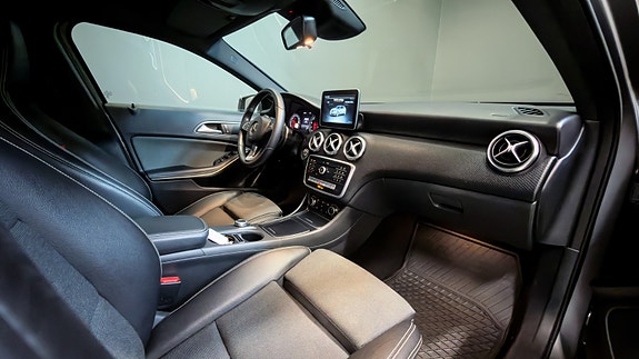 Mercedes-Benz A180 26 of 30
