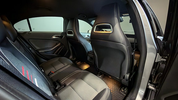 Mercedes-Benz A180 25 of 30