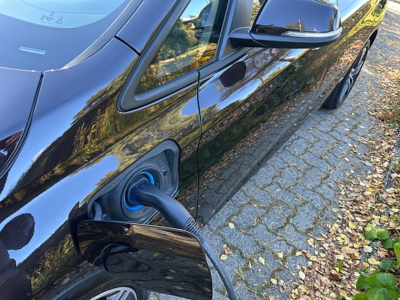BMW 225xe 11 of 19