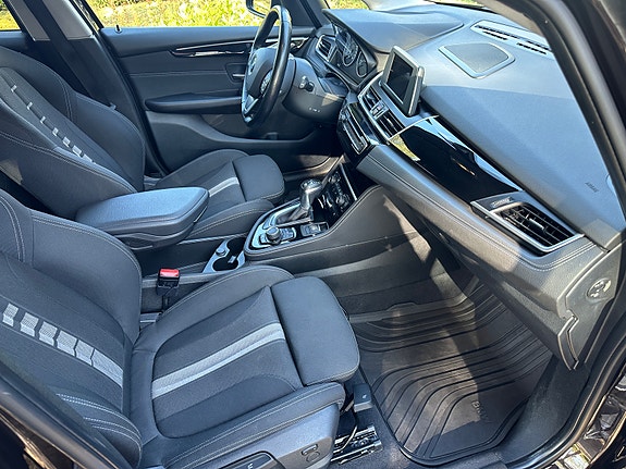 BMW 225xe 9 of 19