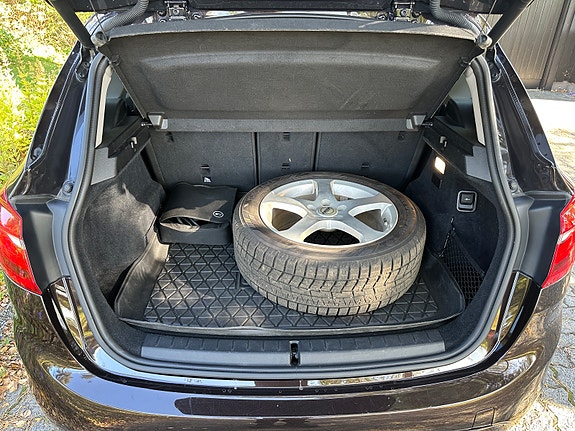 BMW 225xe 7 of 19