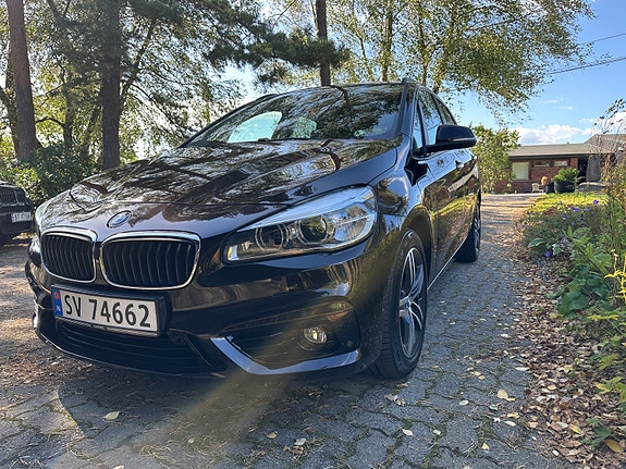 BMW 225xe 2 of 19