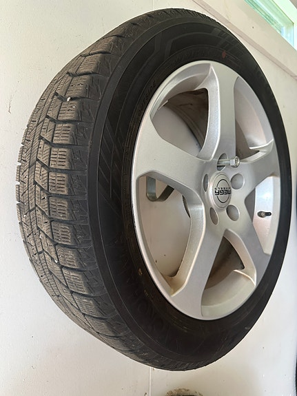 BMW 225xe 11 of 13
