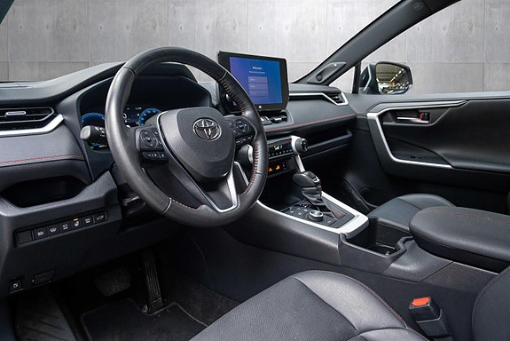 Toyota RAV4 Plug-in Hybrid 10 of 20