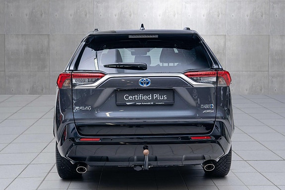 Toyota RAV4 Plug-in Hybrid 4 of 20