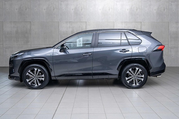 Toyota RAV4 Plug-in Hybrid 2 of 20