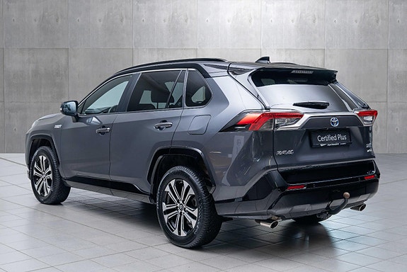 Toyota RAV4 Plug-in Hybrid 3 of 20