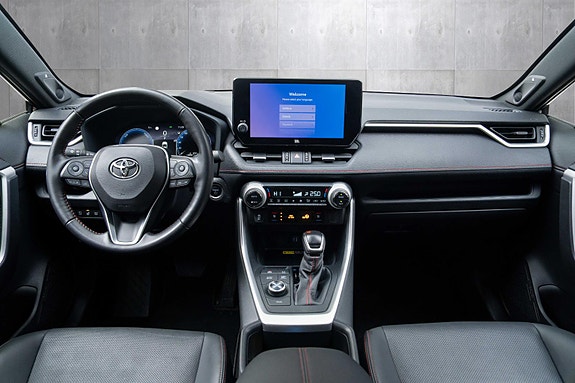 Toyota RAV4 Plug-in Hybrid 9 of 20