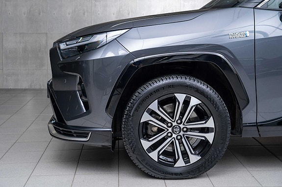 Toyota RAV4 Plug-in Hybrid 19 of 20