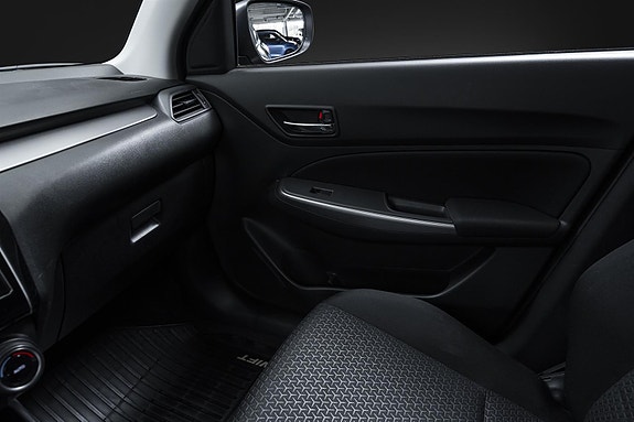 Suzuki Swift 17 of 26