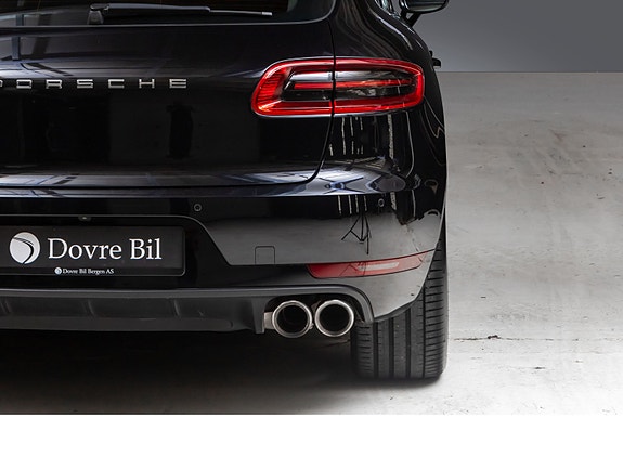 Porsche Macan 8 of 30