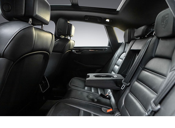 Porsche Macan 18 of 30