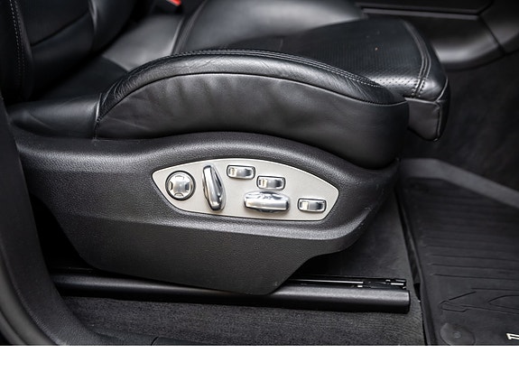 Porsche Macan 15 of 30