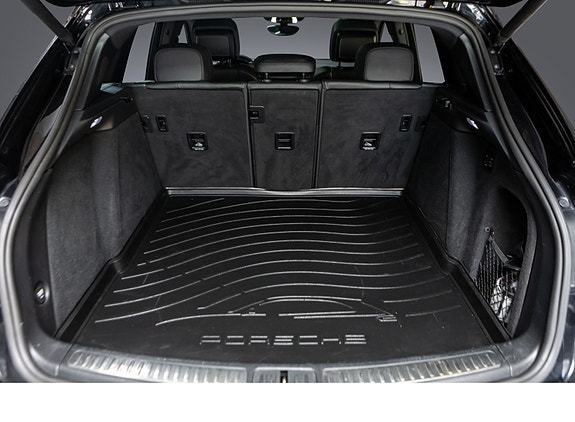 Porsche Macan 19 of 30