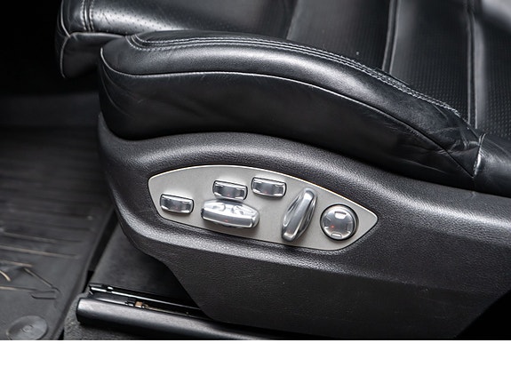 Porsche Macan 16 of 30